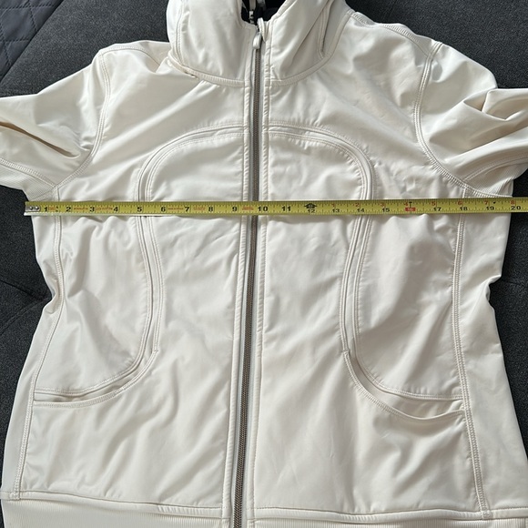 Lululemon Uba Hoodie Softshell Polar Cream & Black Sz 8 - Picture 7 of 7